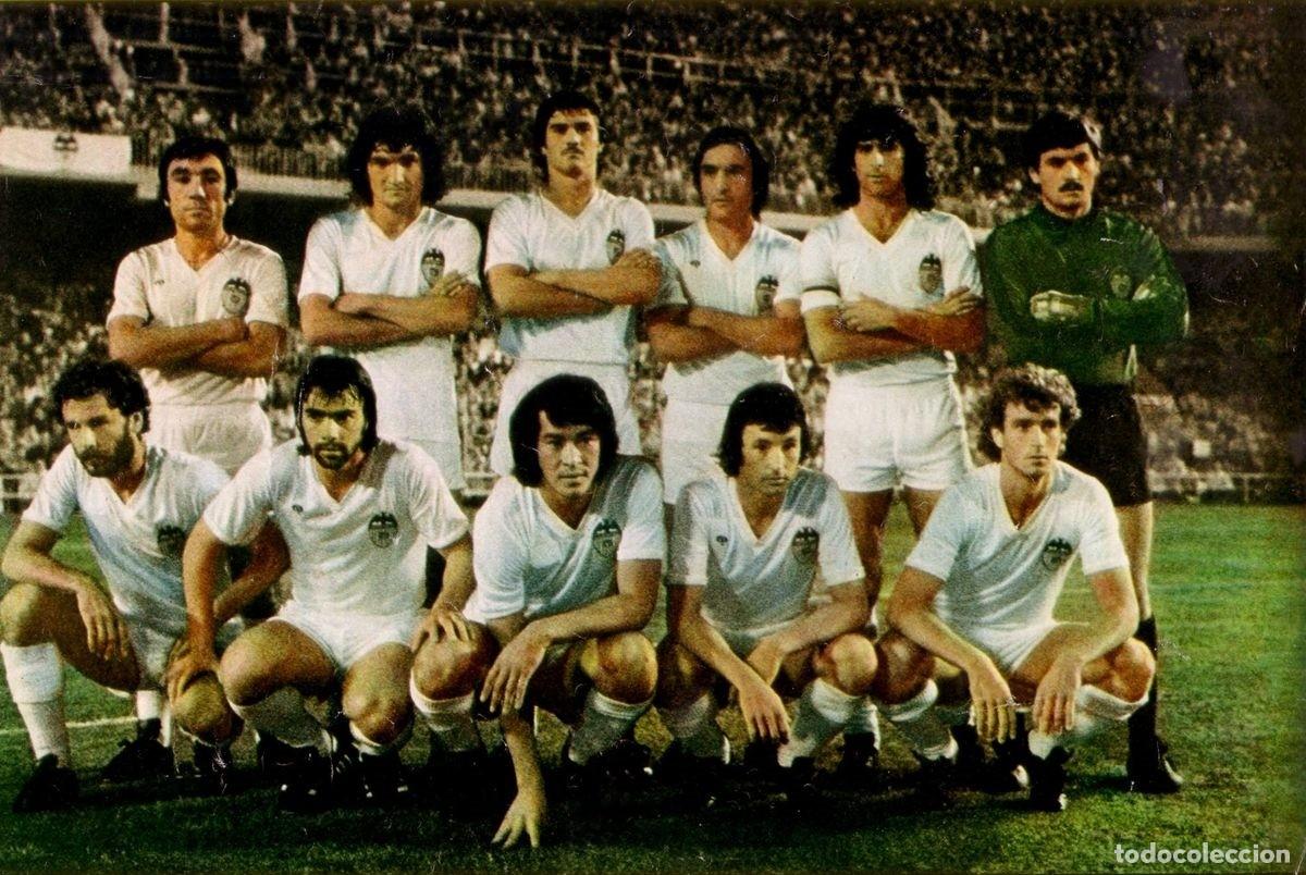 Coleccionismo deportivo: VALENCIA C.F. ALINEACI&Oacute;N TROFEO NARANJA 1978 EN MESTALLA VS HURAC&Aacute;N. FOTO
