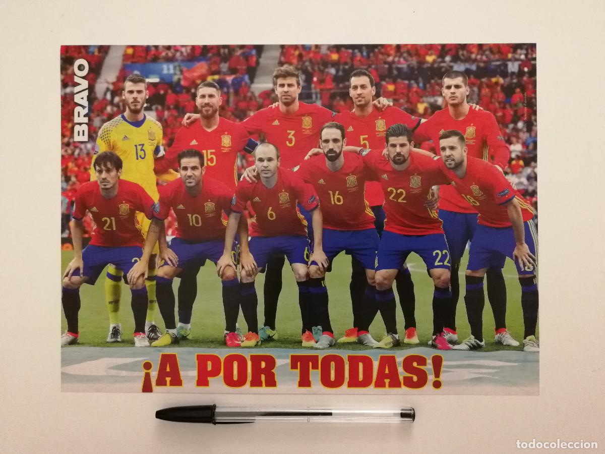 Coleccionismo deportivo: LAMINA ACARTONADA -A4- SELECCION ESPA&Ntilde;OLA A POR TODAS - ESPA&Ntilde;A - INIESTA FUTBOL