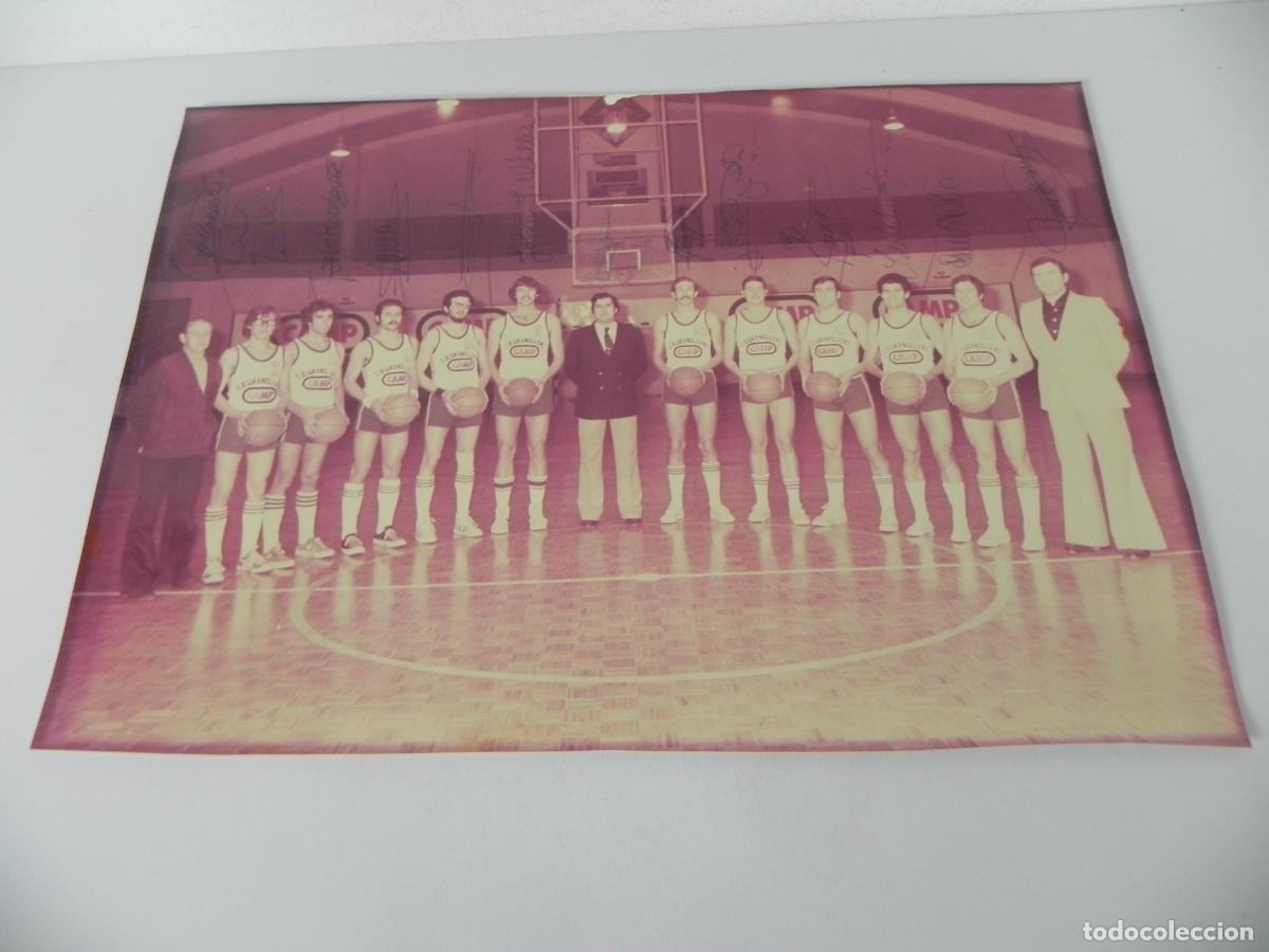Coleccionismo deportivo: Gran Fotograf&iacute;a Original Firmada (40x28 cm) - C.B. Granollers CAMP- Temporada 1977/1978- Aut&oacute;grafos