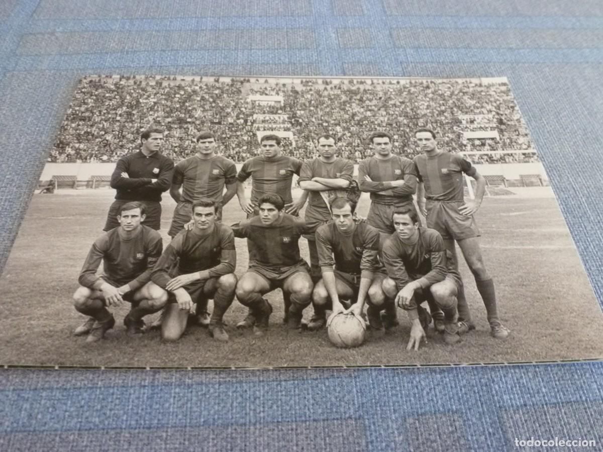 Coleccionismo deportivo: FOTO MATE (11 X 15) 1963 AMISTOSO EN SUDAMERICA SPORTING CLUB CRISTAL-BAR&Ccedil;A