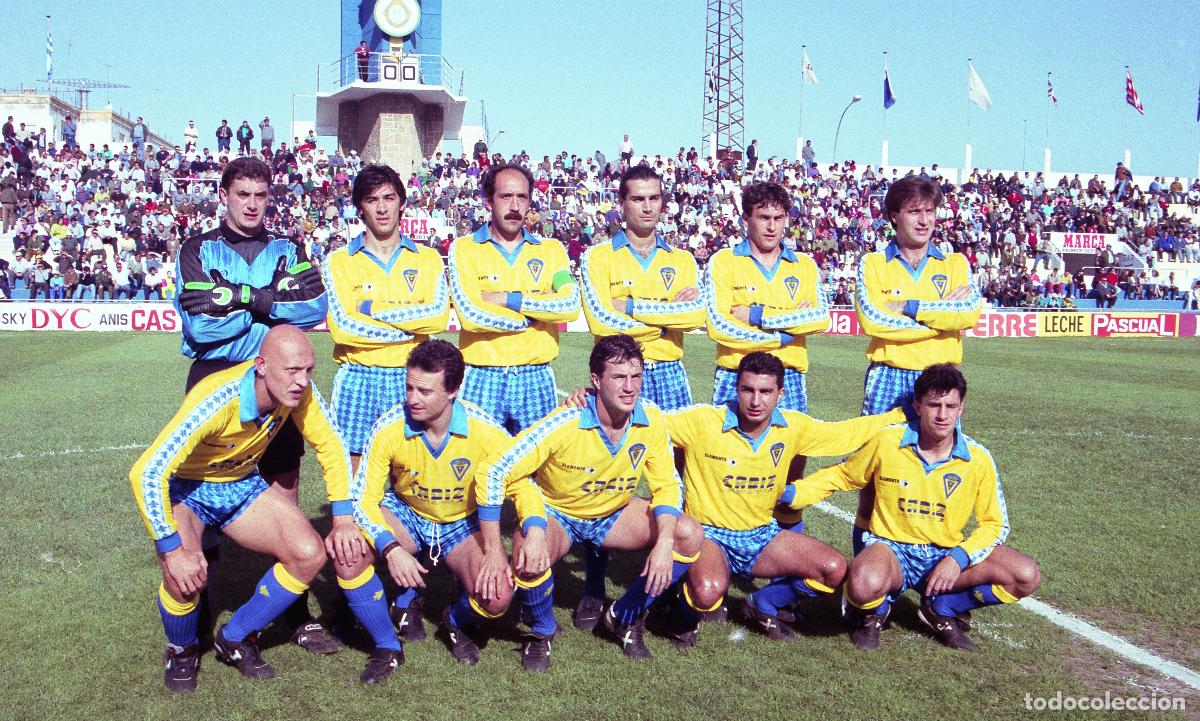 Coleccionismo deportivo: POSTAL FOTOGR&Aacute;FICA C&Aacute;DIZ CF TEMPORADA 1990/91