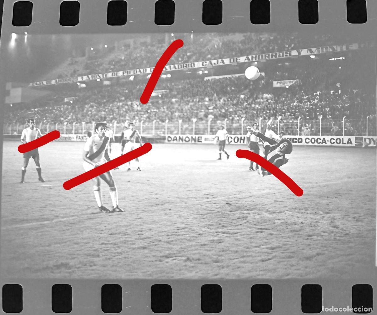 Coleccionismo deportivo: Partido de Futbol Rayo Vallecano - Las Palmas A&ntilde;os 70 - Negativo de Celuloide Fotografia Antigua