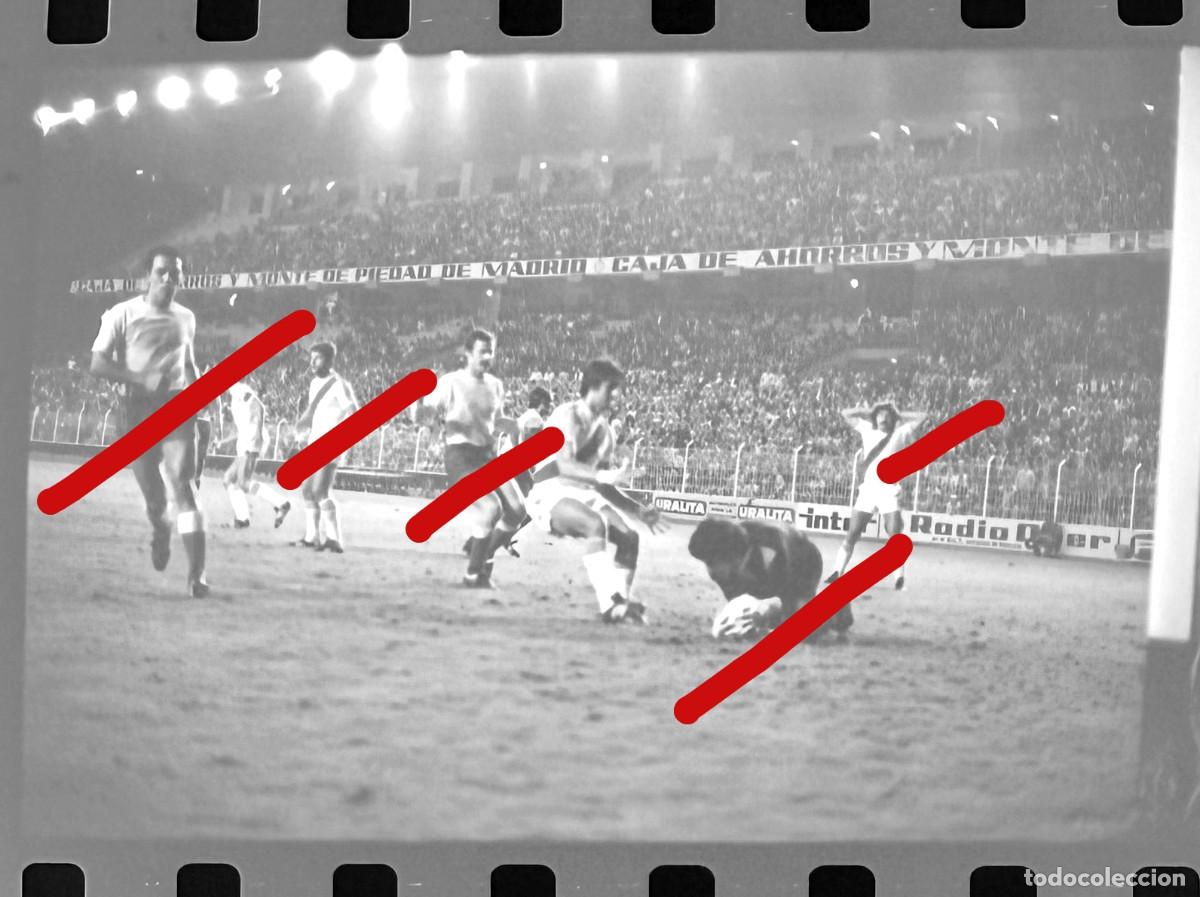 Coleccionismo deportivo: Partido de Futbol Rayo Vallecano - Las Palmas A&ntilde;os 70 - Negativo de Celuloide Fotografia Antigua