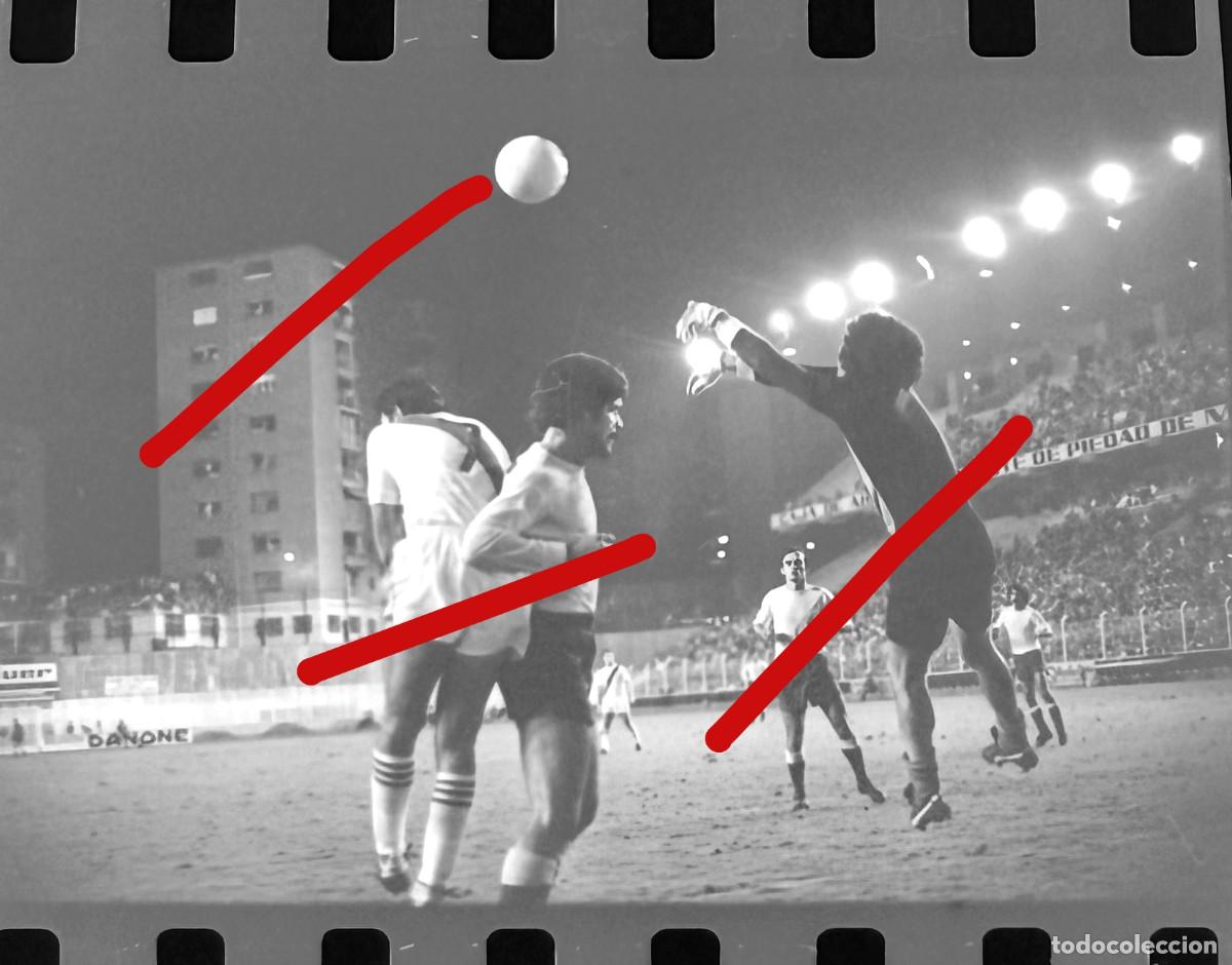 Coleccionismo deportivo: Partido de Futbol Rayo Vallecano - Las Palmas A&ntilde;os 70 - Negativo de Celuloide Fotografia Antigua