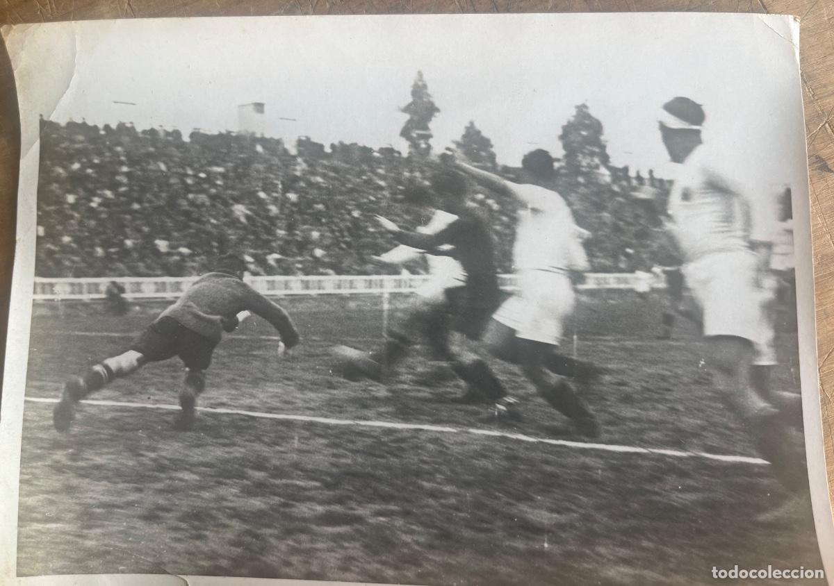 Coleccionismo deportivo: FOTOGRAF&Iacute;A ORIGINAL DEL FUTBOL CLUB BARCELONA 1920&rsquo;S CAMPO DE LAS CORTS.