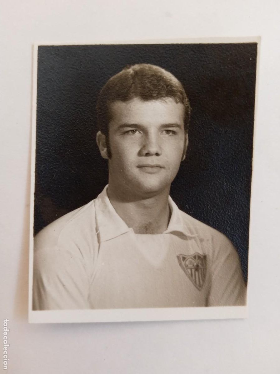 Coleccionismo deportivo: SEVILLA F.C. : FOTO DE CARNET DE JUGADOR CON CAMISETA SEVILLISTA