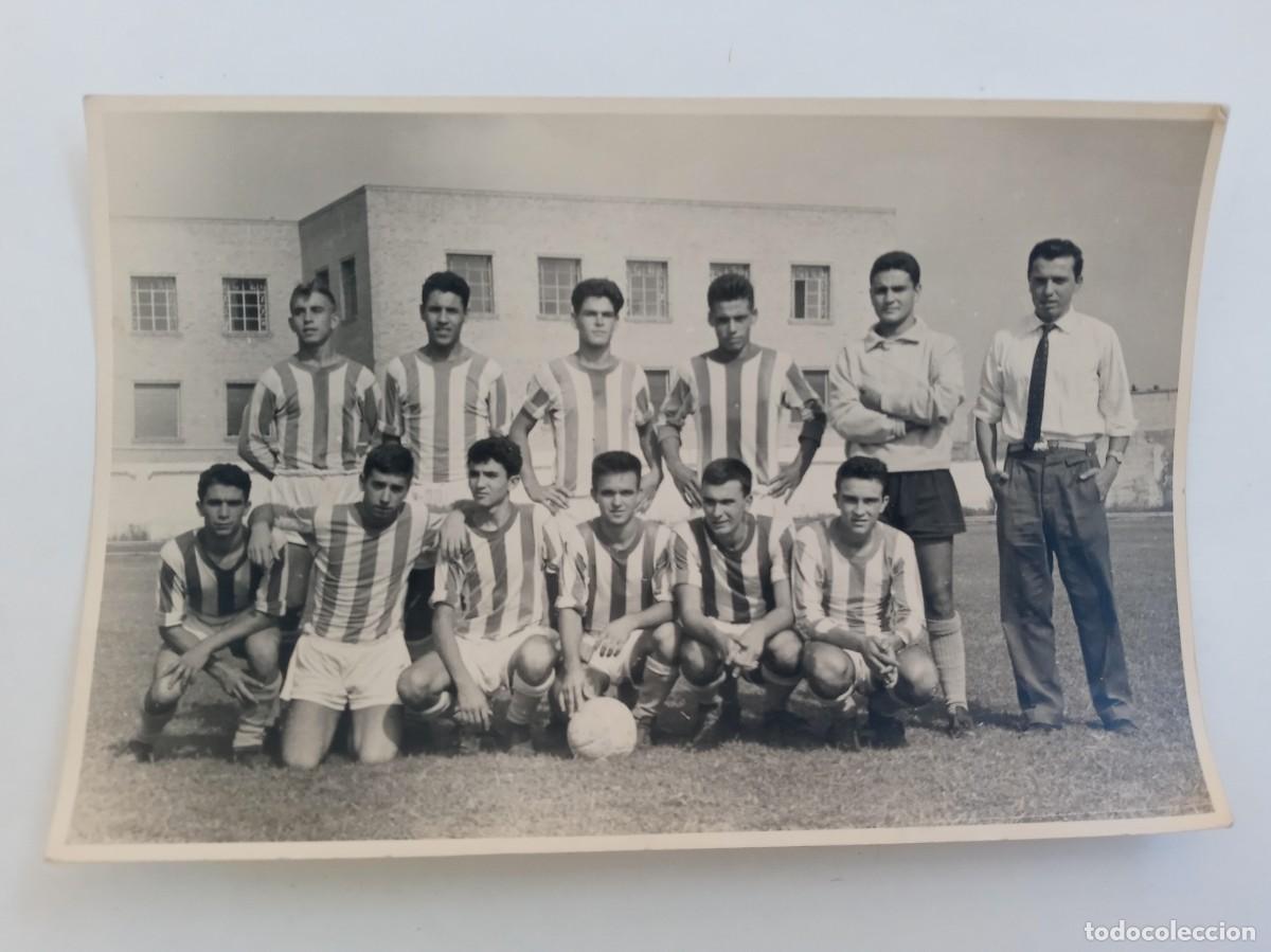 Coleccionismo deportivo: FOTO DE EQUIPO DE FUTBOL DE JOVENES , POSIBLEMENTE DEL BETIS JUVENIL, A&Ntilde;OS 50 - 60