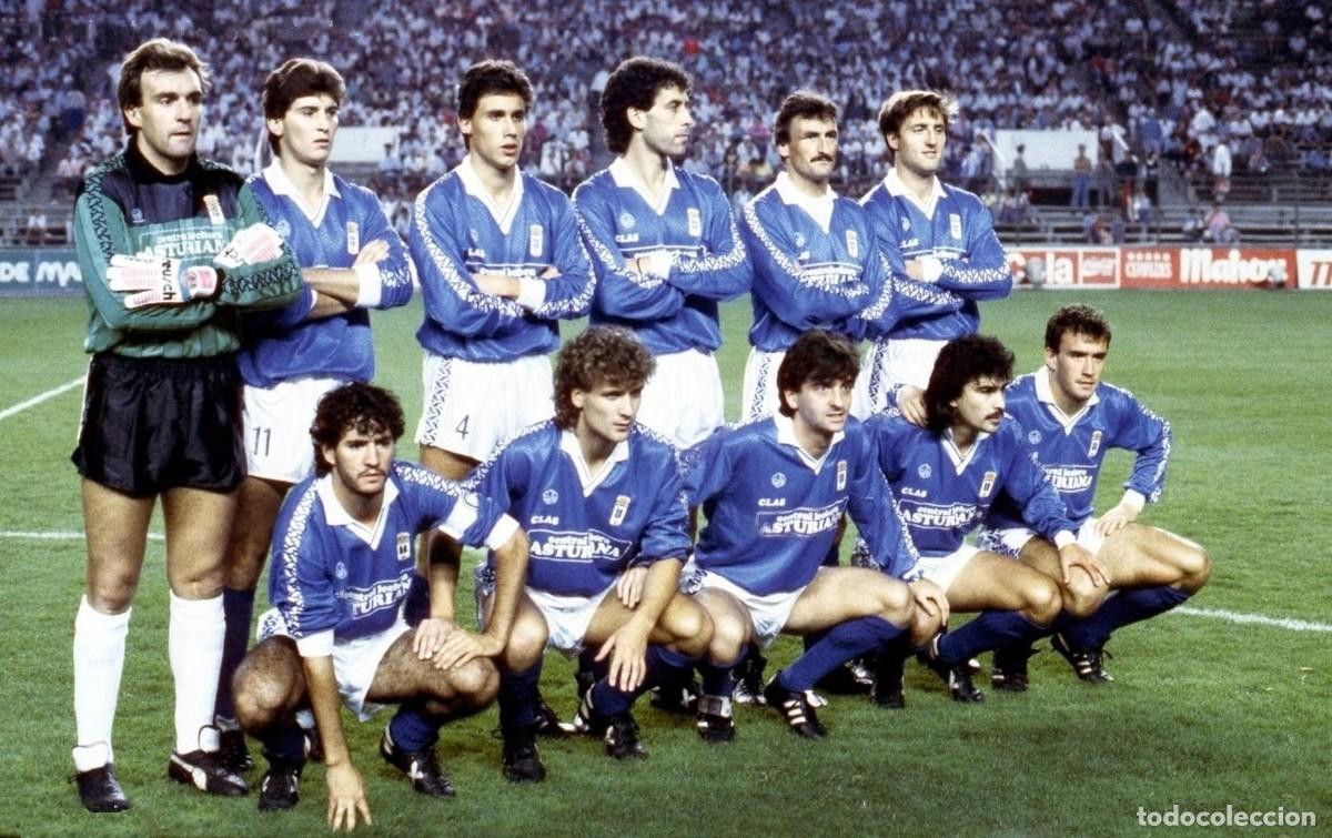 Coleccionismo deportivo: R. OVIEDO. ALINEACI&Oacute;N PARTIDO DE LIGA 1988-1989 EN EL CALDER&Oacute;N VS AT. MADRID. FOTO