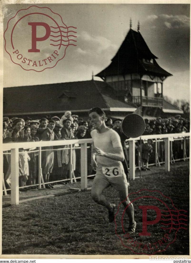 Sammelleidenschaft Sport: ARRIVEE DE LECLERC VAINQUEUR CROSS NATIONAL ATHL&Eacute;TISME 18*13CM Photo Meurisse Paris collectionmeuri