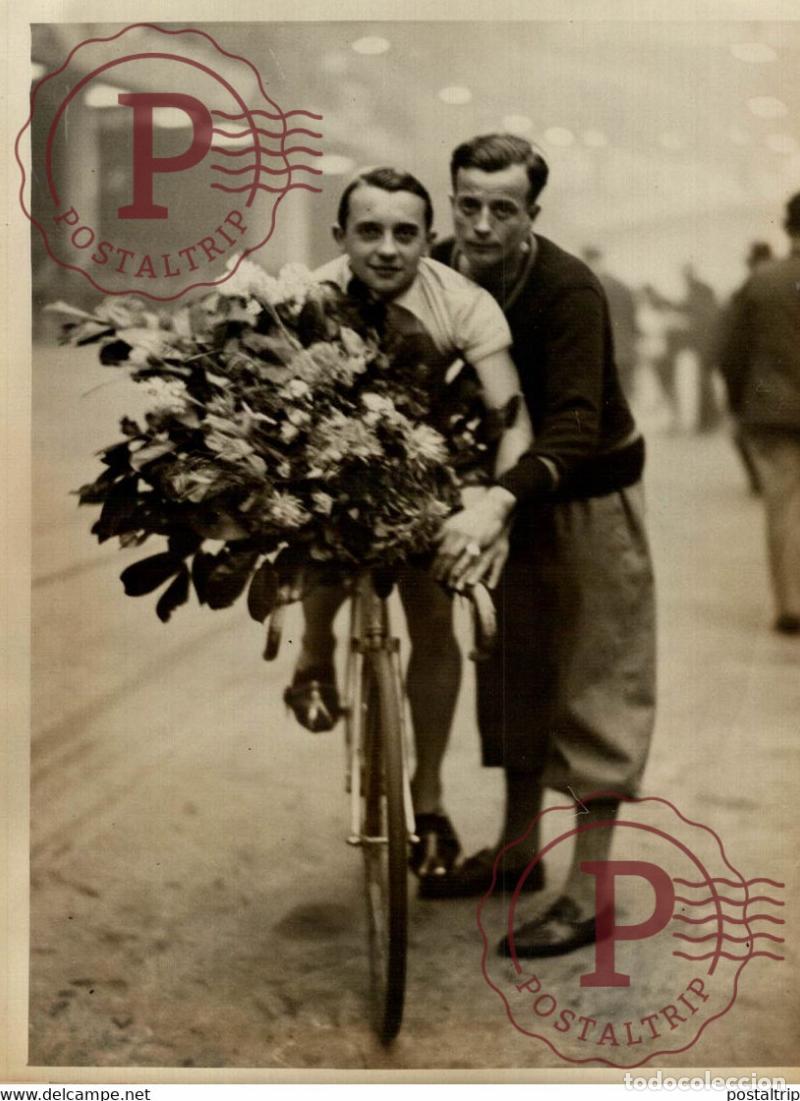 Coleccionismo deportivo: AU VEL D HIV RALLIER VELO BICI CICLISMO 18*13CM Photo Meurisse Paris collectionmeurisse