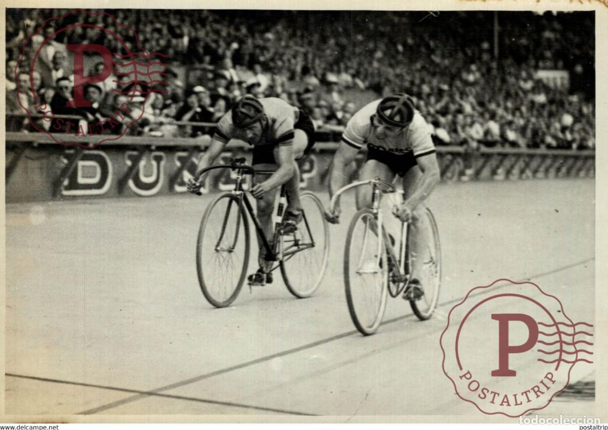 Collectionnisme sportif: PARC DES PRINCES PASSAGE DE MICHARI ET DE GIRARDO VELO CICLISMO 18*13CM Photo Meurisse Paris collect
