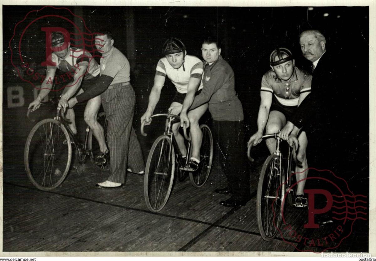 Coleccionismo deportivo: AU VEL D HIV CRITERIUM DE VITESSE MICHARD VELO CICLISMO 18*13CM Photo Meurisse Paris collectionmeuri