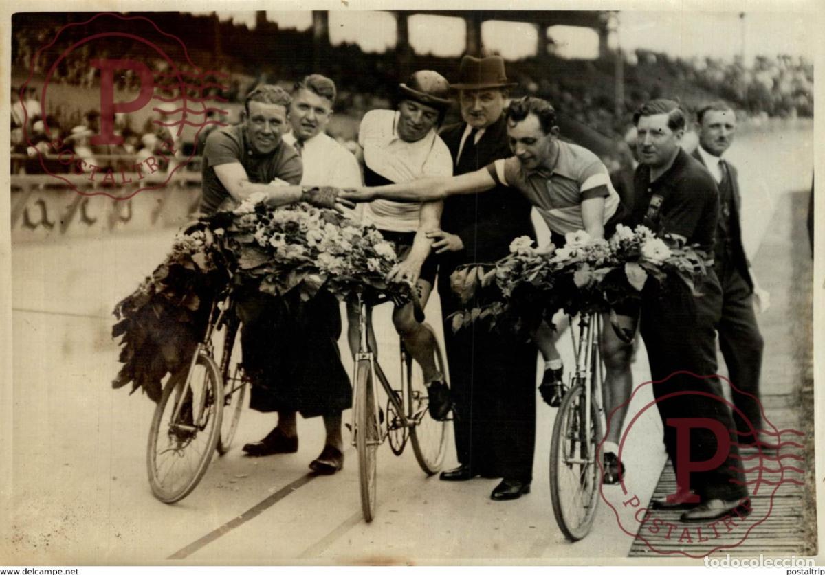 Coleccionismo deportivo: 1 H DERRIERE MOTO PARC PRINCES FRANCE ETRANGER VELO CICLISMO 18*13CM Photo Meurisse Paris collectio