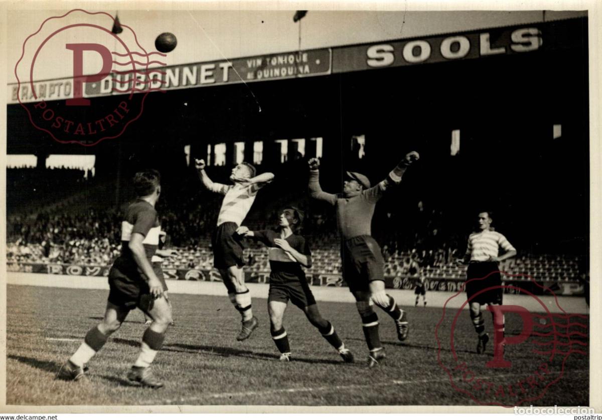 Coleccionismo deportivo: CHAMPIONNAT FRANCE RACING PARIS ANTILES FC AU PARC DES PRINCES FOOTBALL 18*13CM Photo Meurisse Pari