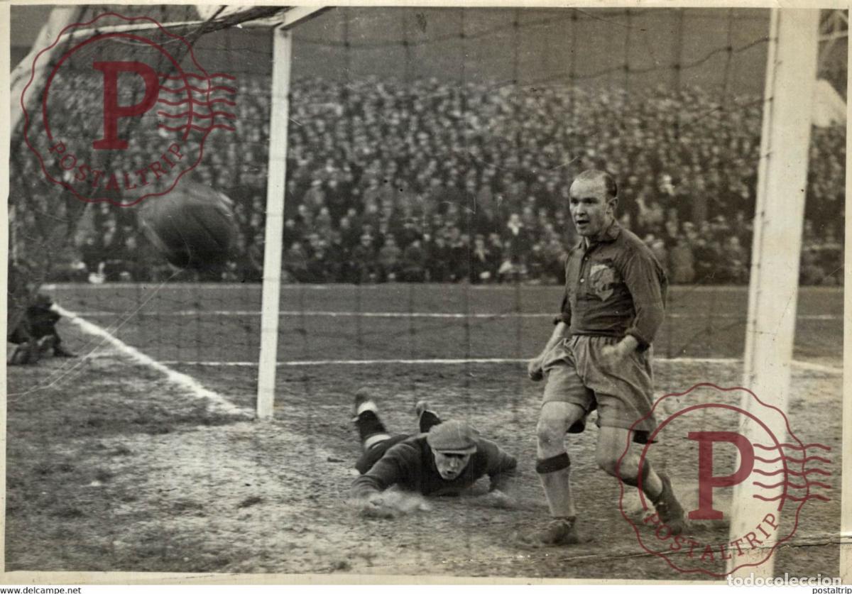 Coleccionismo deportivo: SAINT OUEN RED STAR FOOTBALL 18*13CM Photo Meurisse Paris collectionmeurisse