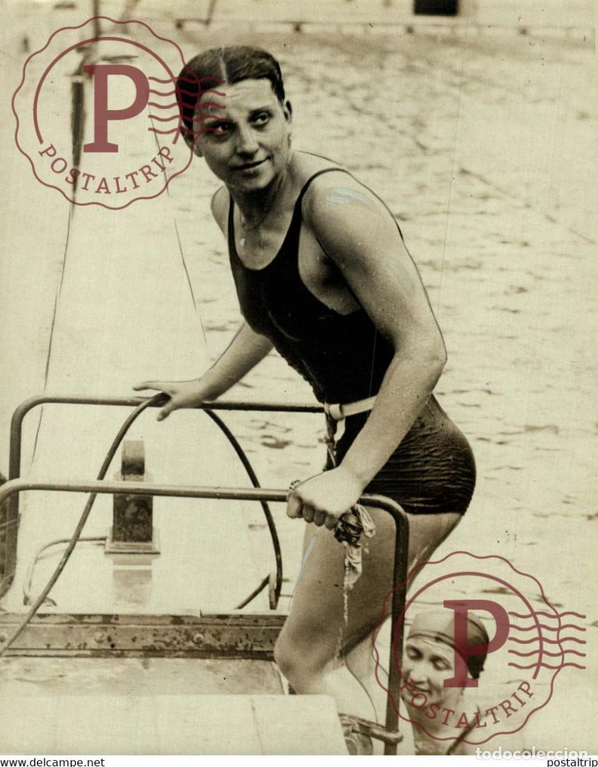 Coleccionismo deportivo: CHAMPIONAT DE FRANCE TOURELLE MLLE GODART NATACI&Oacute;N SWIMMING NATATION 15*11CM Photo Meurisse collect