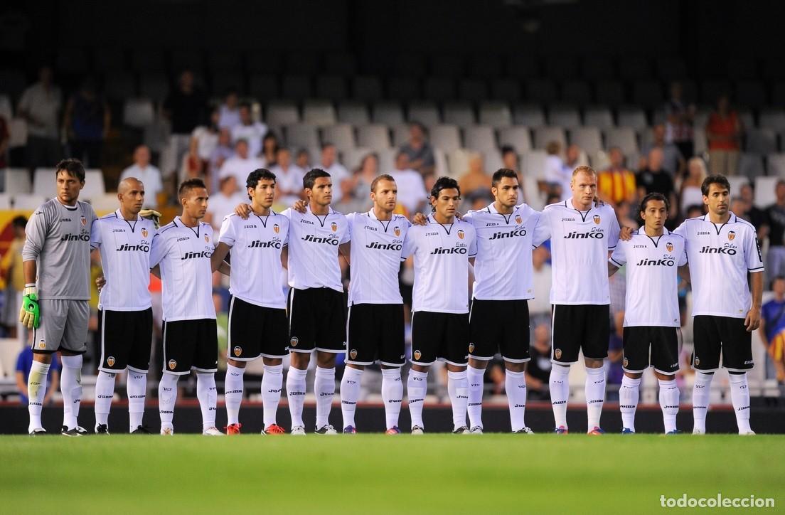 Coleccionismo deportivo: VALENCIA C.F. ALINEACI&Oacute;N TROFEO NARANJA 2012 EN MESTALLA VS EL OPORTO. FOTO