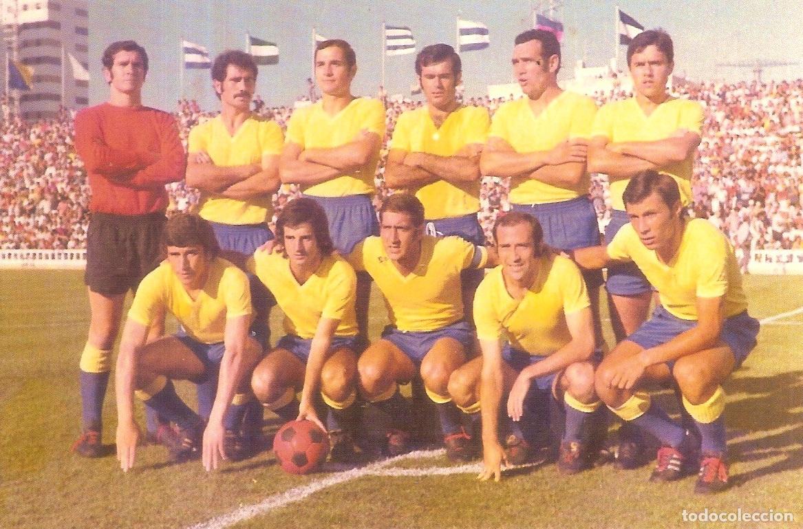 Coleccionismo deportivo: POSTAL FOTOGR&Aacute;FICA C&Aacute;DIZ CF 1973/74