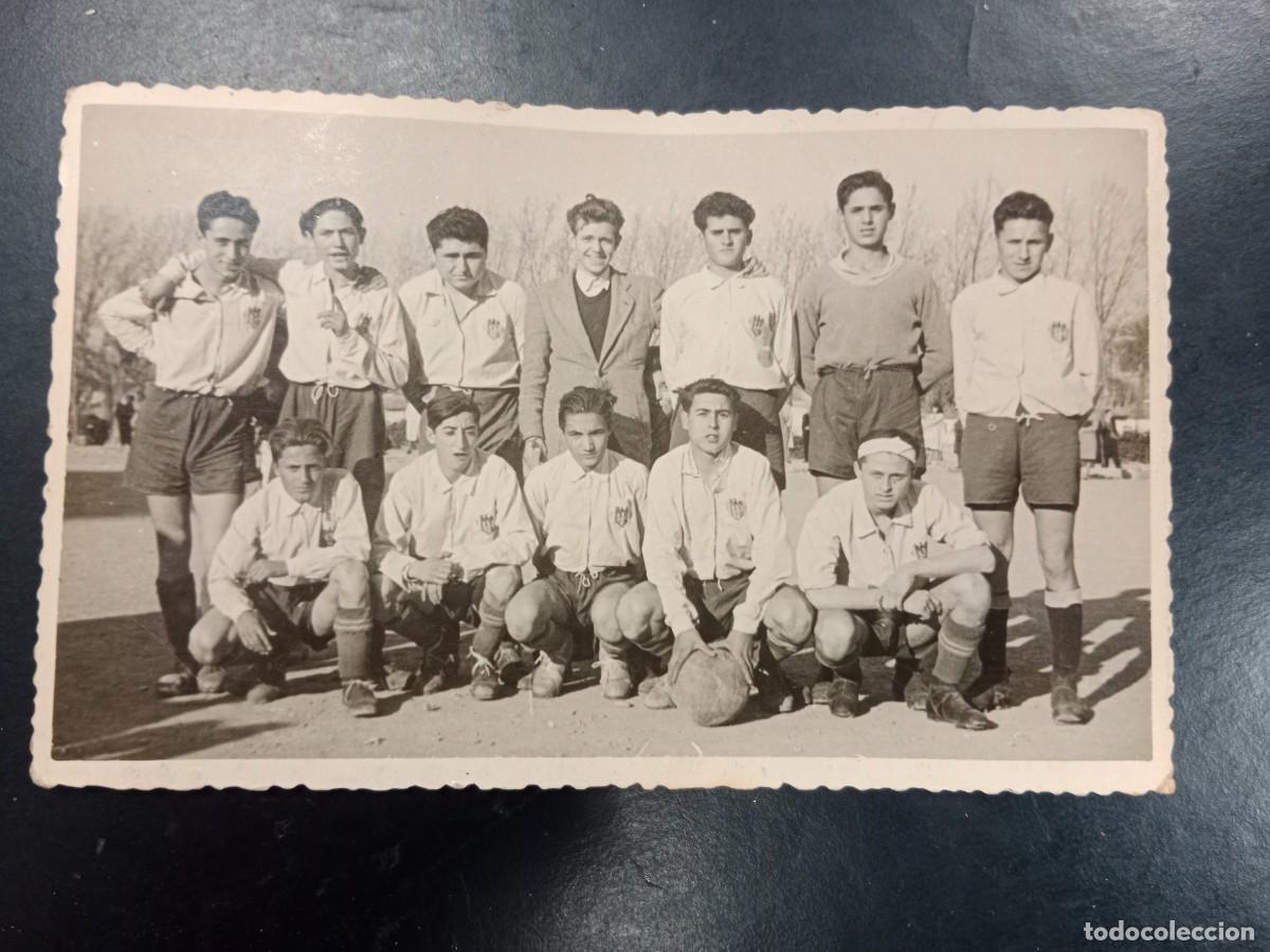 Coleccionismo deportivo: FOTO PLANTILLA / EQUIPO ALINEACION ALCIRA CD - A&Ntilde;O 1950 - 14 x 8,5 CM