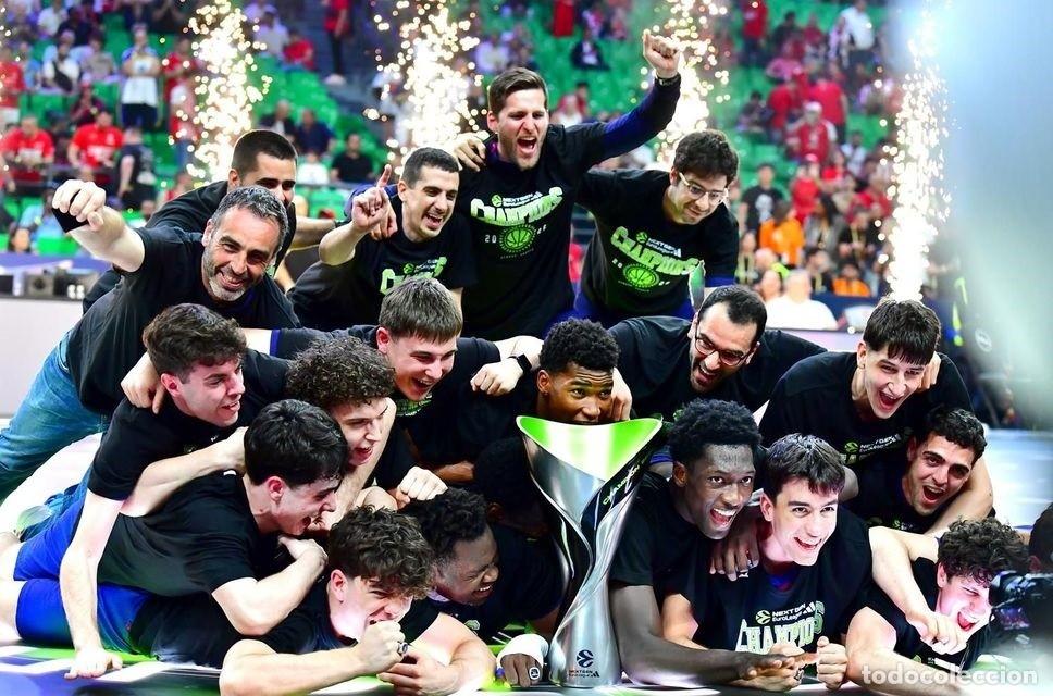 Coleccionismo deportivo: F.C.BARCELONA BALONCESTO JUNIOR 2025-2026. CAMPE&Oacute;N EUROLIGA. FOTO