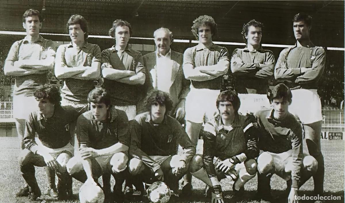 Coleccionismo deportivo: R. OVIEDO. ALINEACI&Oacute;N PARTIDO DE LIGA 1980-1981 EN EL PLANT&Iacute;O VS EL BURGOS. FOTO
