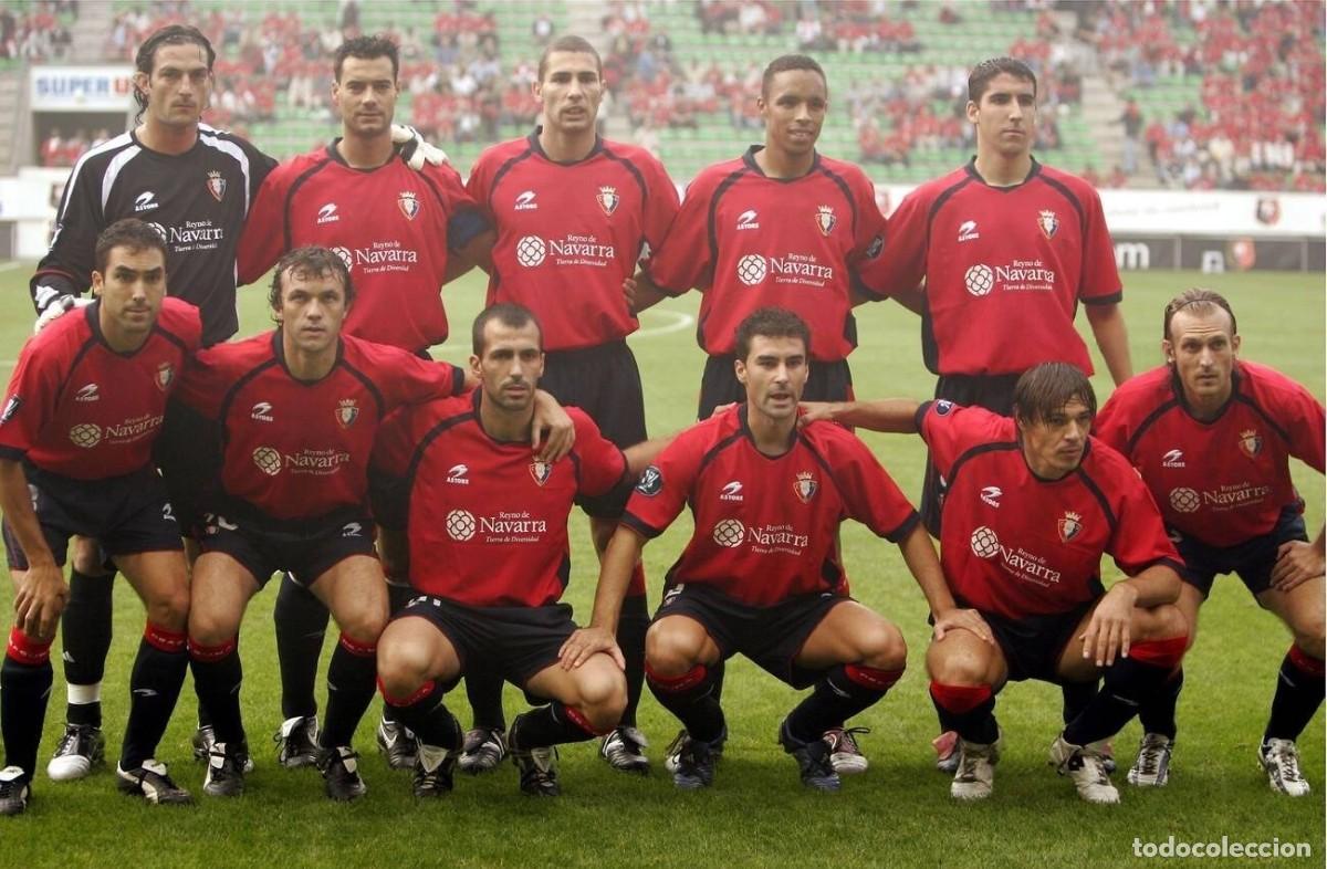 Coleccionismo deportivo: AT. OSASUNA. ALINEACI&Oacute;N PARTIDO COPA UEFA 2005-2006 EN VS EL RENNES. FOTO