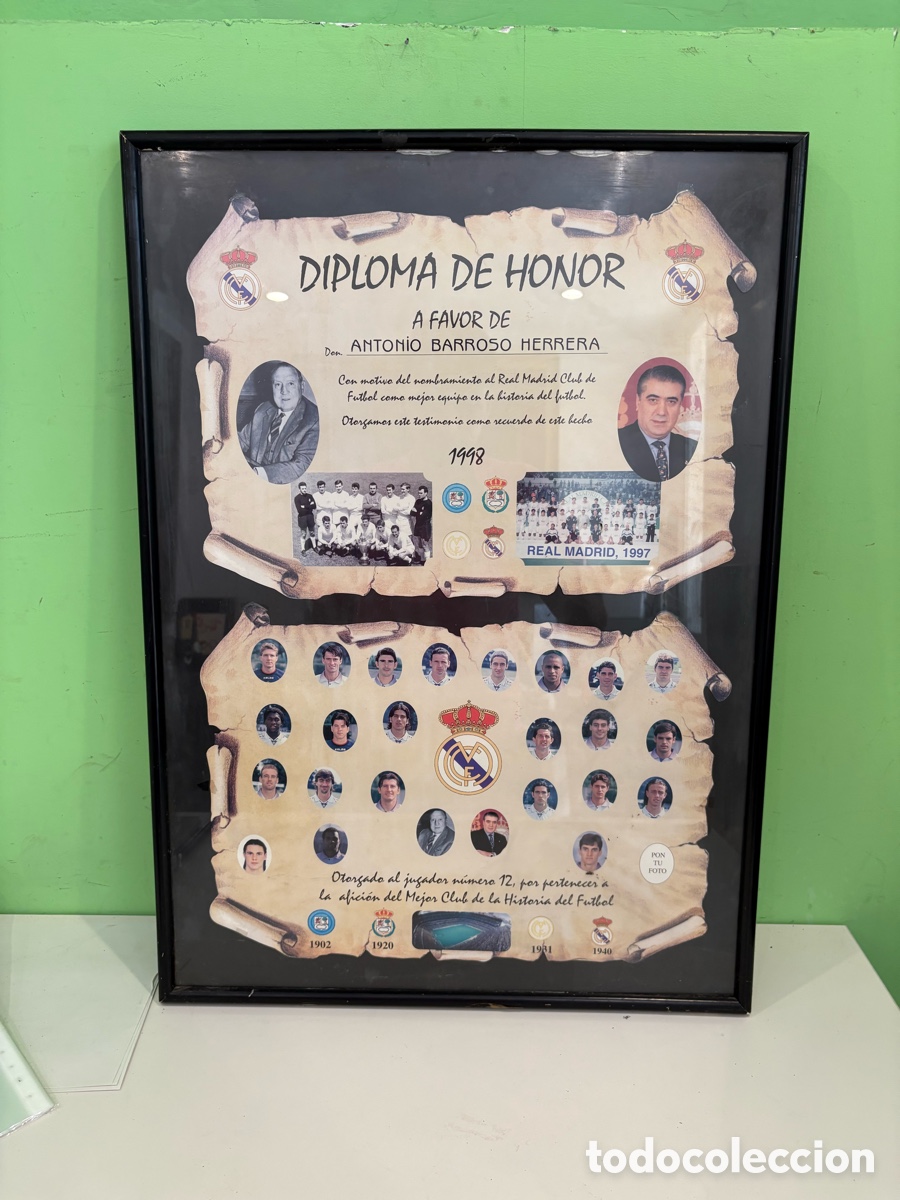 Coleccionismo deportivo: Fotograf&iacute;a enmarcada Diploma de Honor Real Madrid 1998 &ndash; Homenaje al mejor club de la historia