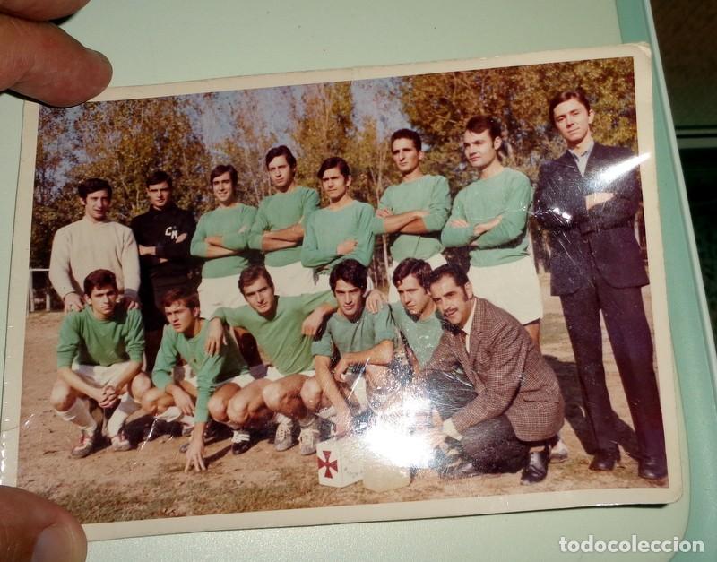 Coleccionismo deportivo: FOTOGRAFIA ORIGINAL FOTO ANTIGUA F&Uacute;TBOL A&Ntilde;OS 70 VINTAGE. EQUIPO LOCAL ZARAGOZA. CALVO PEDR&Oacute;S