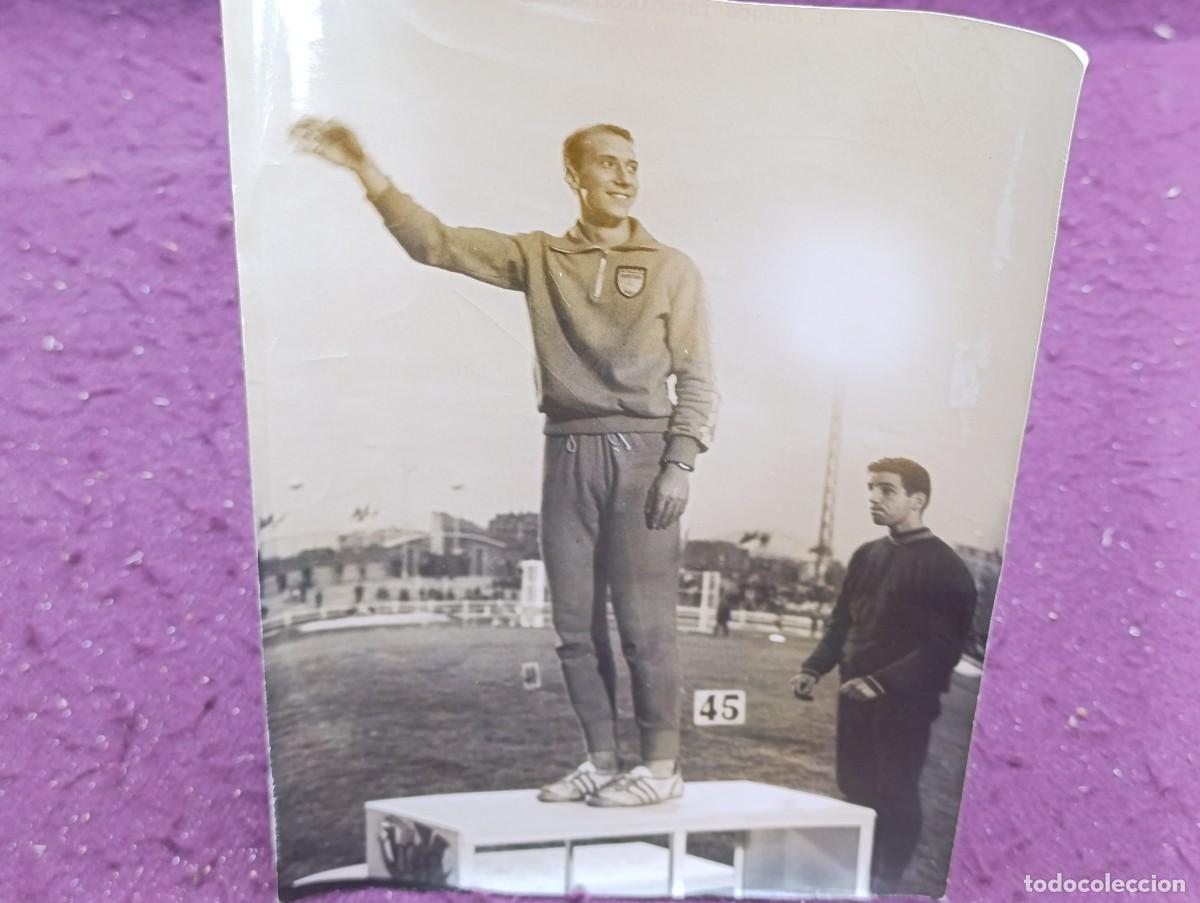 Sports collectibles: 1962, Fotograf&iacute;a de deporte de archivo, Oro Triple Salto, Luis Felipe Areta, sello Alfredo