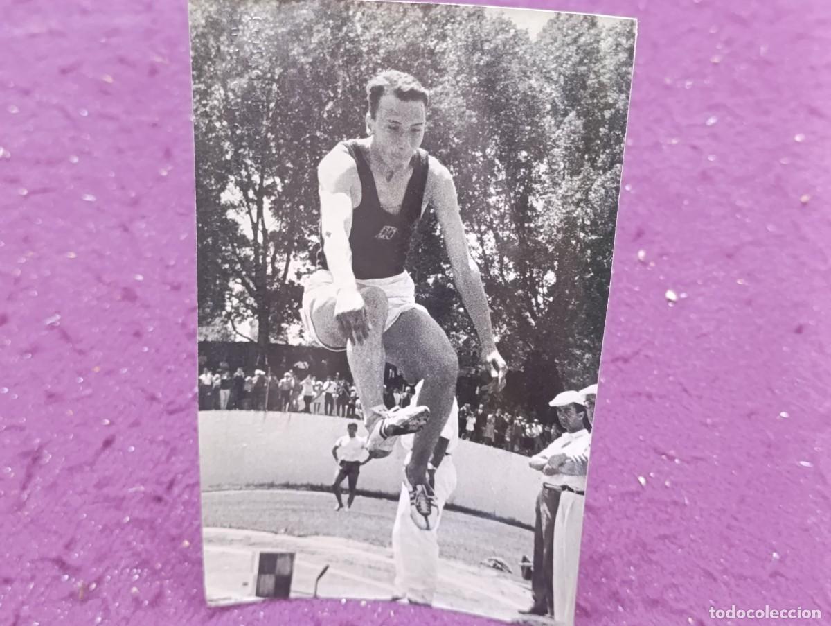 Sports collectibles: 1960, Fotograf&iacute;a de deporte de archivo, Luis Felipe Areta, R&eacute;cord Triple Salto, sello Foto Manzano