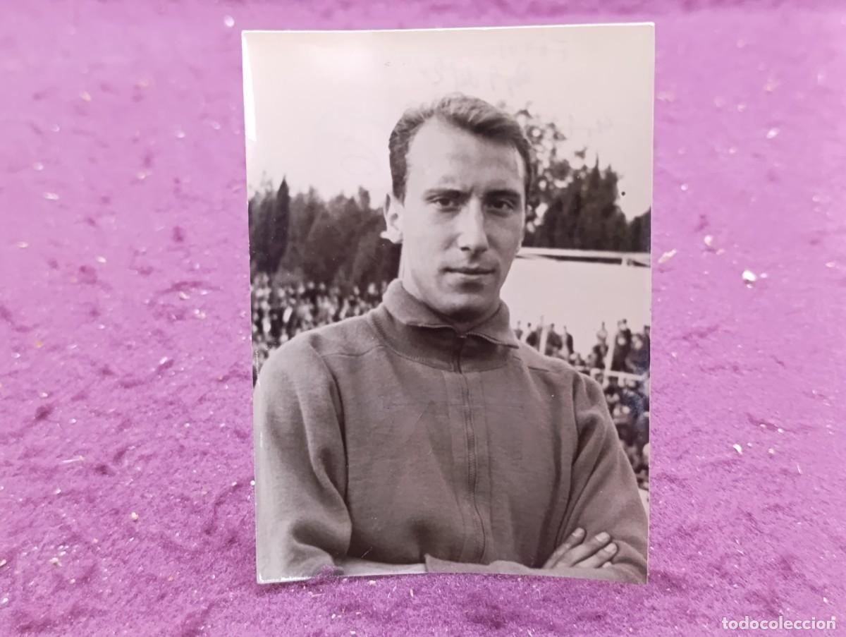 Sports collectibles: 1963, Fotograf&iacute;a de deporte de archivo, Luis Felipe Areta, Triple Salto, sello Foto Montes