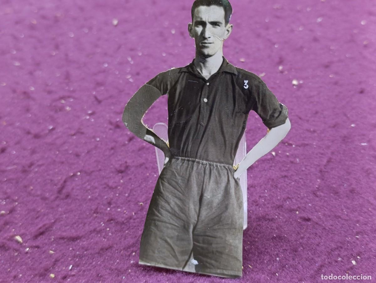 Sports collectibles: 1934, Retrato Troquelado Original, Moreno, Osasuna, II&ordf; Rep&uacute;blica, sello Cr&oacute;nica