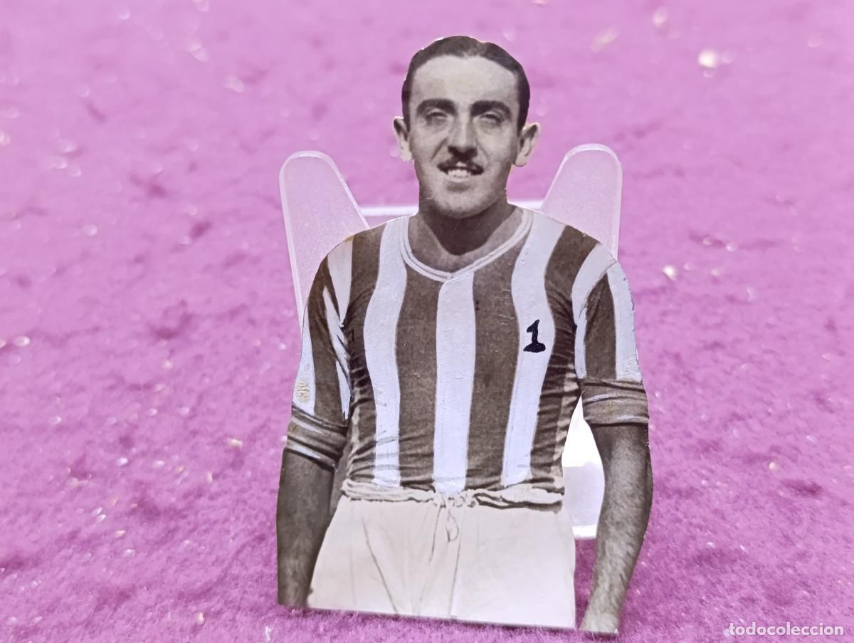 Sports collectibles: 1930&acute;s, Retrato Troquelado Original, Ochandiano, Valladolid, II&ordf; Rep&uacute;blica, Archivo Cr&oacute;nica