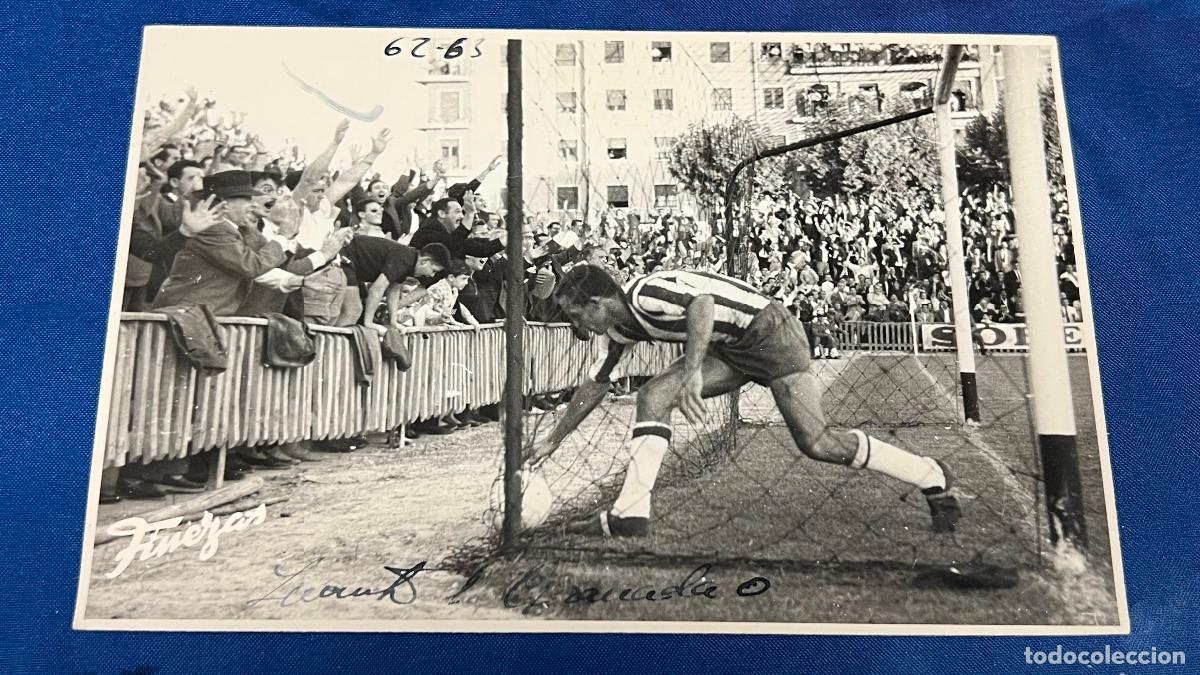 Sports collectibles: Fotografia original Finezas a&ntilde;o 1962 1963 partido futbol
