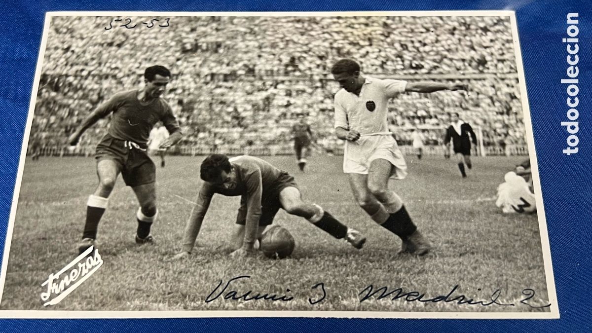 Sports collectibles: Fotografia original Finezas a&ntilde;o 1952 1953 partido futbol Valencia Real Madrid - Sellada