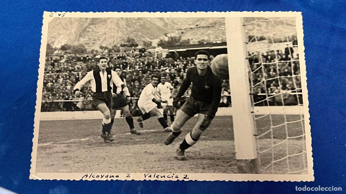 Coleccionismo deportivo: Fotografia original Finezas a&ntilde;os 50 partido futbol alcoyano valencia
