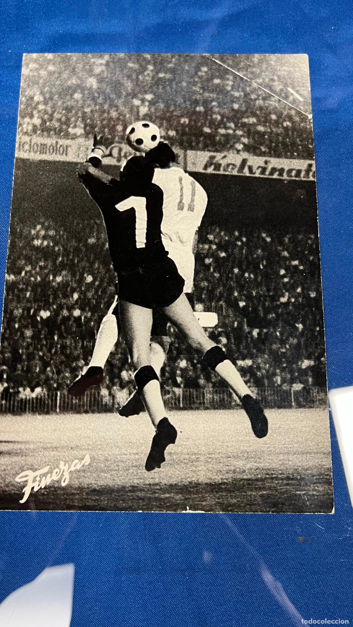 Coleccionismo deportivo: Fotografia original Finezas a&ntilde;o 1963 partido futbol valencia