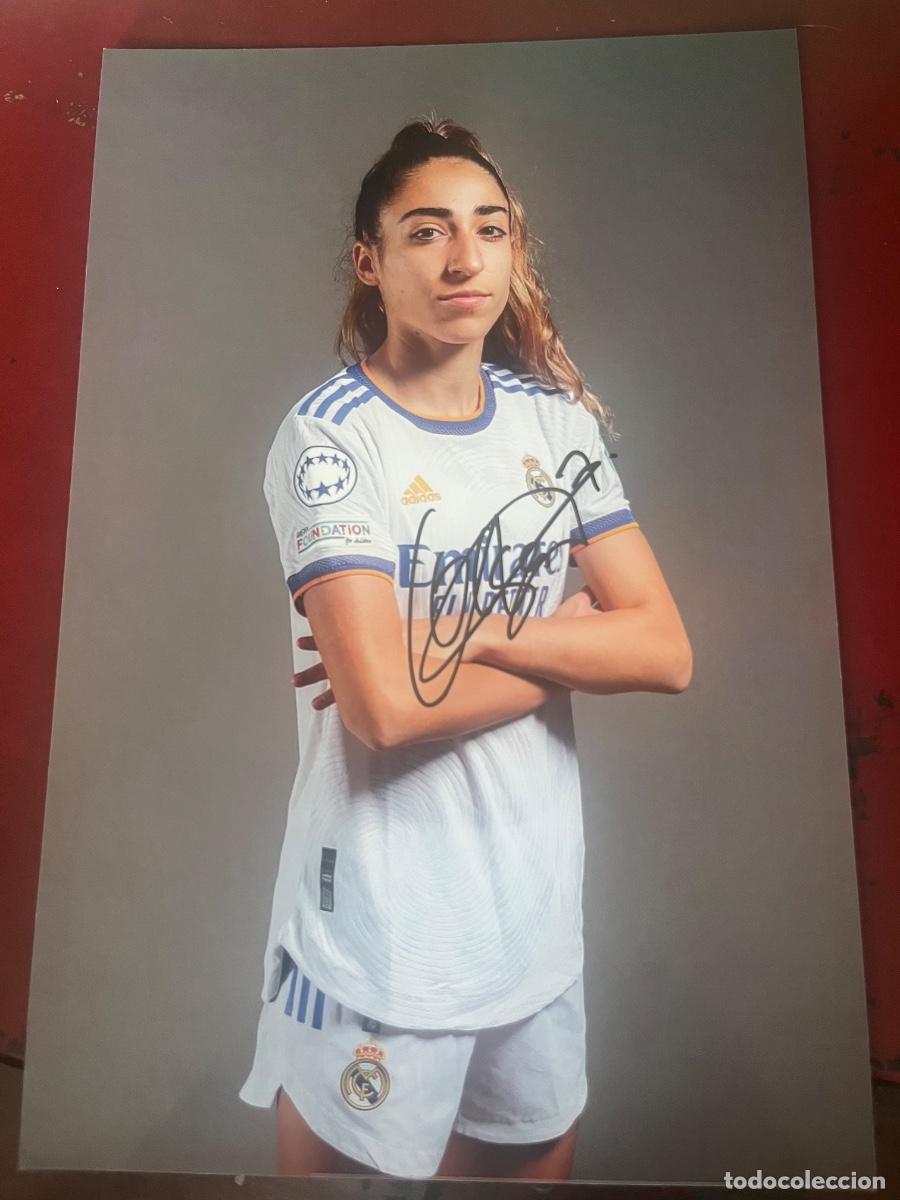 Coleccionismo deportivo: FOTOGRAF&Iacute;A DE OLGA CARMONA FIRMADA REAL MADRID CLUB DE FUTBOL
