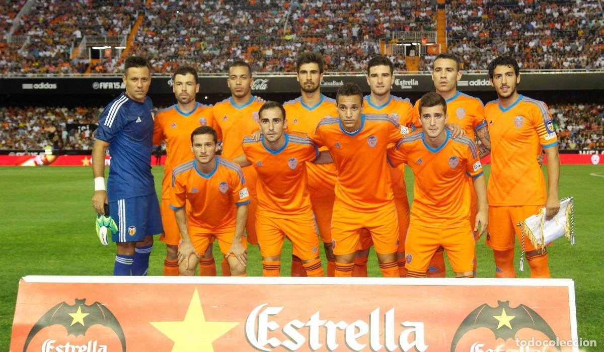 Coleccionismo deportivo: VALENCIA C.F. ALINEACI&Oacute;N PARTIDO T. NARANJA 2014 EN MESTALLA CONTRA EL MIL&Aacute;N. FOTO