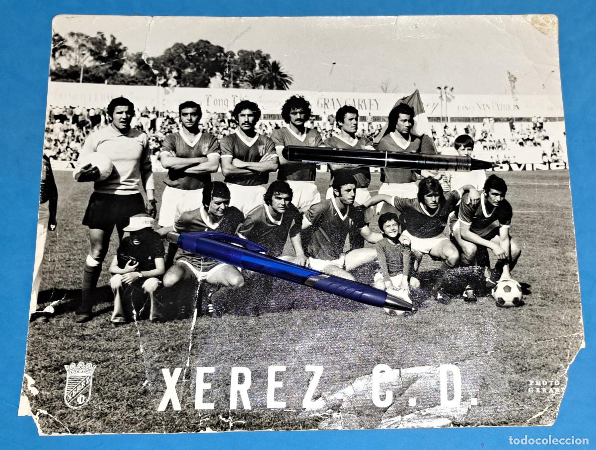 Coleccionismo deportivo: XEREZ, C.F. - ASCENSO A 2&ordf; B - TEMP. 1976/77 - FOTOGRAFIA ORIGINAL - MEDIDAS; 29 x 24 cms.