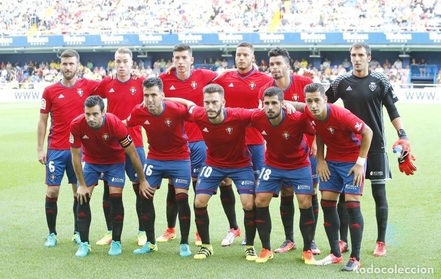 Coleccionismo deportivo: AT. OSASUNA. ALINEACI&Oacute;N PARTIDO DE LIGA 2016-2017 EN LA CER&Aacute;MICA VS OSASUNA. FOTO