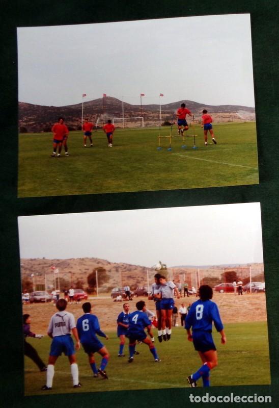 Coleccionismo deportivo: LOTE 2 FOTOGRAF&Iacute;AS ORIGINALES FOTOS F&Uacute;TBOL A&Ntilde;OS 90 COMUNIDAD DE MADRID ENTRENAMIENTOS PARTIDO