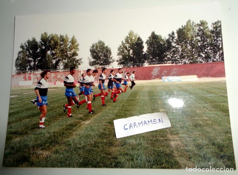 Coleccionismo deportivo: FOTO FOTOGRAF&Iacute;A ORIGINAL F&Uacute;TBOL A&Ntilde;OS 90. ENTRENAMIENTO ATL&Eacute;TICO DE MADRID. PRIMERA PLANTILLA