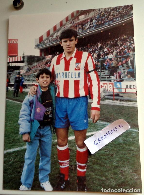 Coleccionismo deportivo: FOTOGRAF&Iacute;A ORIGINAL F&Uacute;TBOL A&Ntilde;OS 90. SOLOZABAL ATL&Eacute;TICO de MADRID. ESTADIO VICENTE CALDER&Oacute;N.