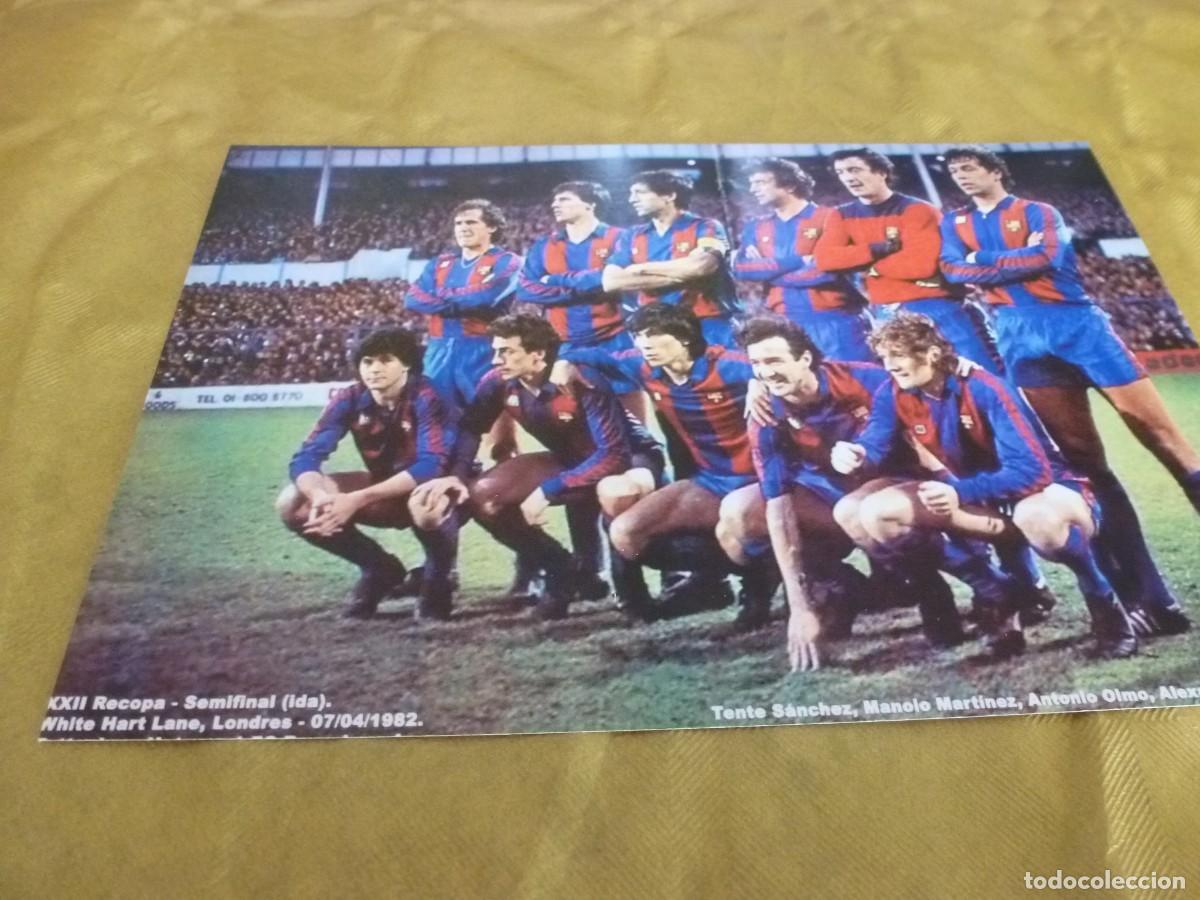 Coleccionismo deportivo: FOTO MATE (11 X 15) 1982 ALINEACION FC BARCLONA EN INGLATERRA CON URRUTI,OLMO,SIMONSEN,ETC