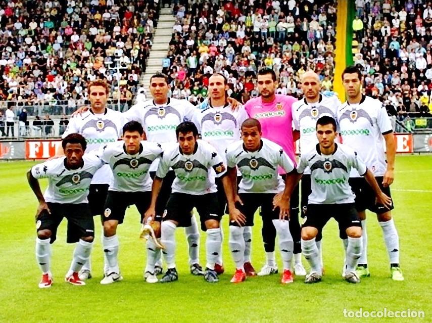 Coleccionismo deportivo: VALENCIA C.F. ALINEACI&Oacute;N PARTIDO AMISTOSO 2009 EN EL VS EL DEN HAAG. FOTO