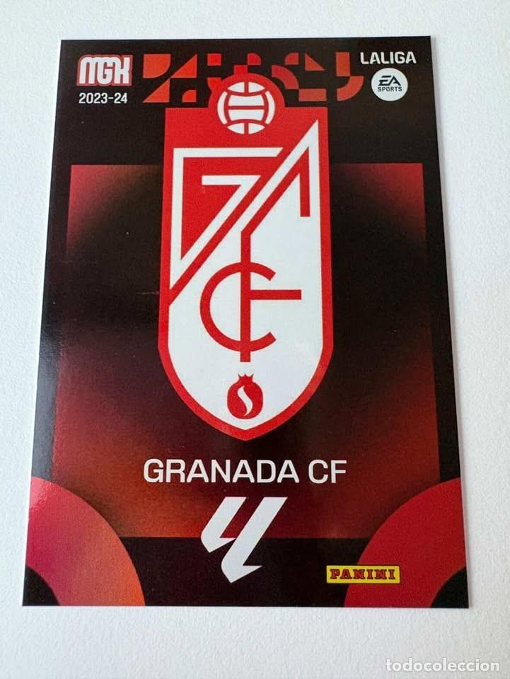 Coleccionismo deportivo: Escudo Granada 199 Megacracks 2023-24
