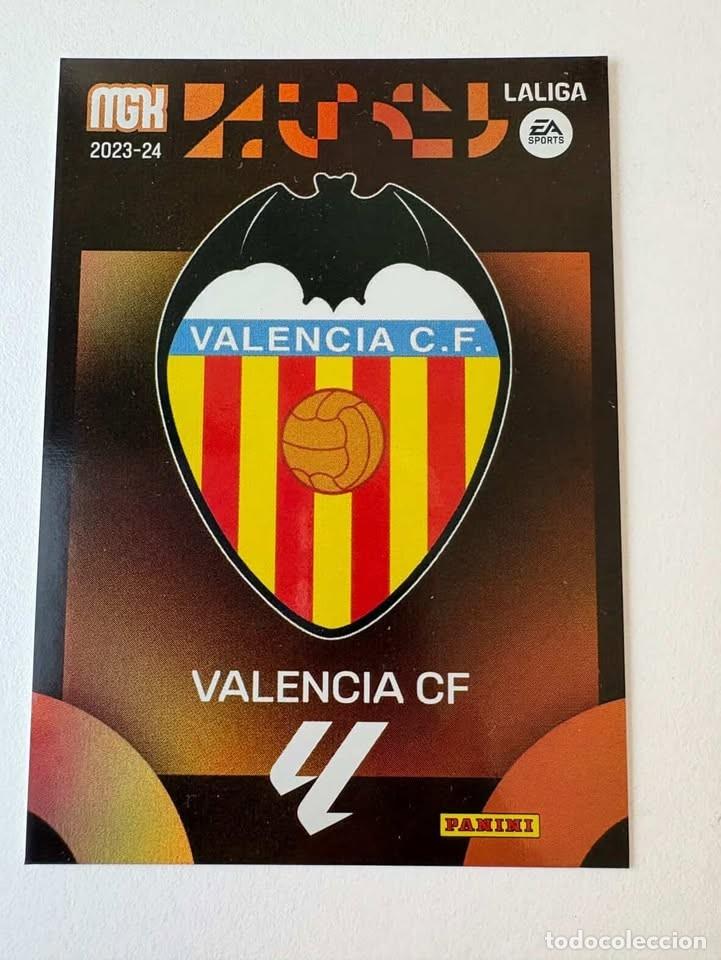Sports collectibles: Escudo Valencia 343 Megacracks 2023-24