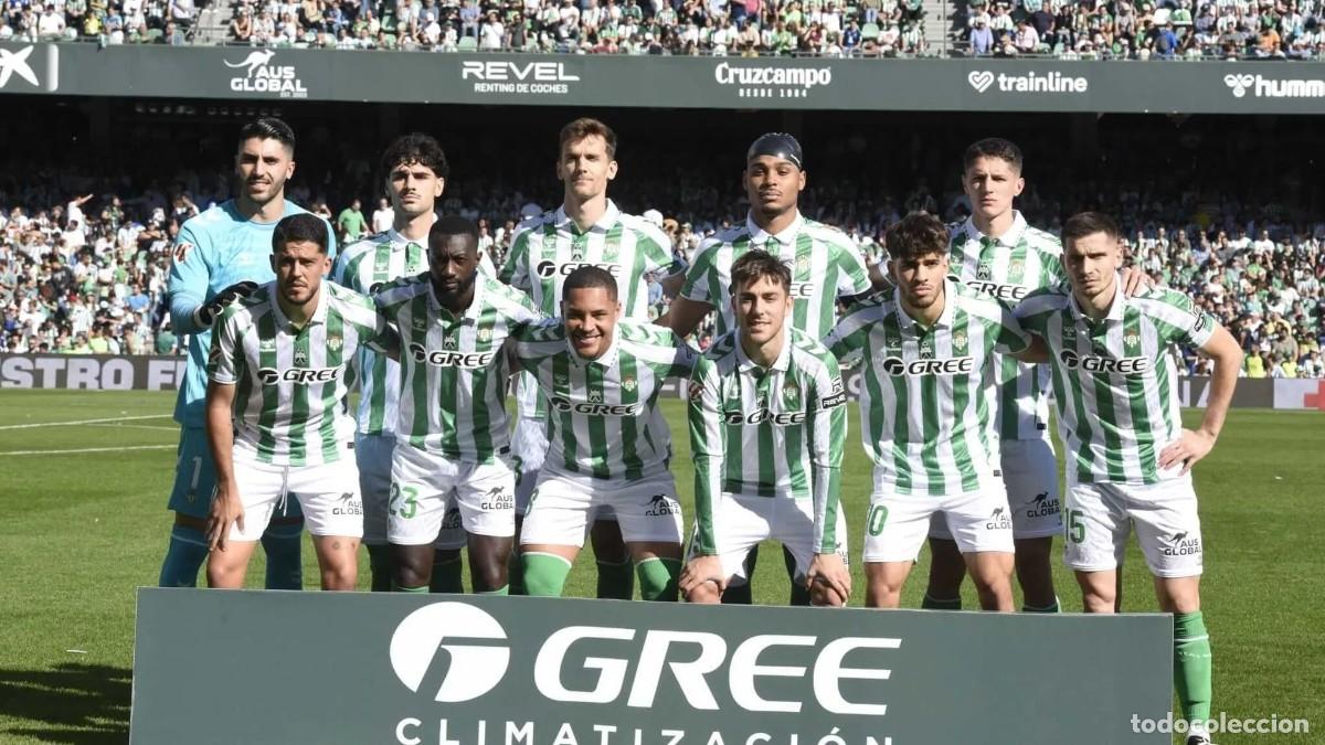 Coleccionismo deportivo: R. BETIS B. ALINEACI&Oacute;N PARTIDO DE LIGA 2024-2025 EN EL B. VILLAMAR&Iacute;N VS CELTA V. FOTO