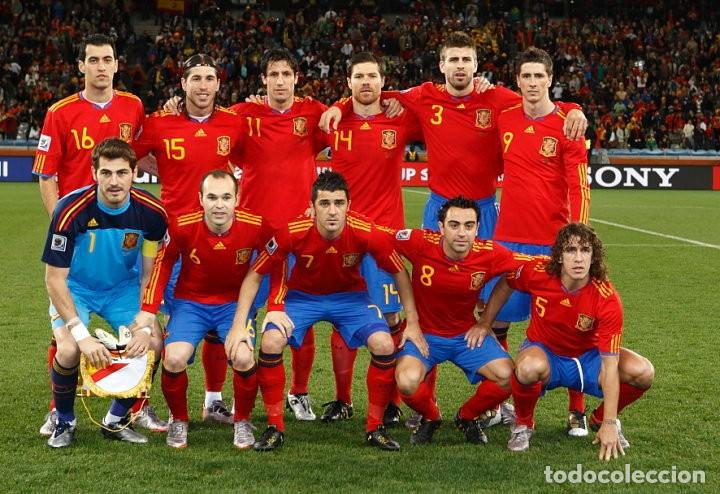 Coleccionismo deportivo: SELECCI&Oacute;N ESPA&Ntilde;OLA DE F&Uacute;TBOL. ALINEACI&Oacute;N PARTIDO MUNDIAL 2010 EN C. CABO VS PORTUGAL. FOTO